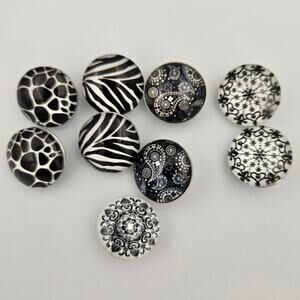 Lot of 9 Black and White Unbranded Snaps for Snap Jewelry 18mm